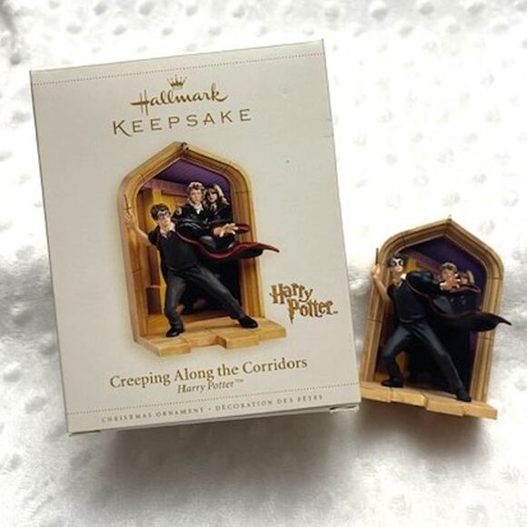 Hallmark Harry Potter "Creeping Along the Corridors" Keepsake Ornament 2006 NEW - Picture 1 of 8